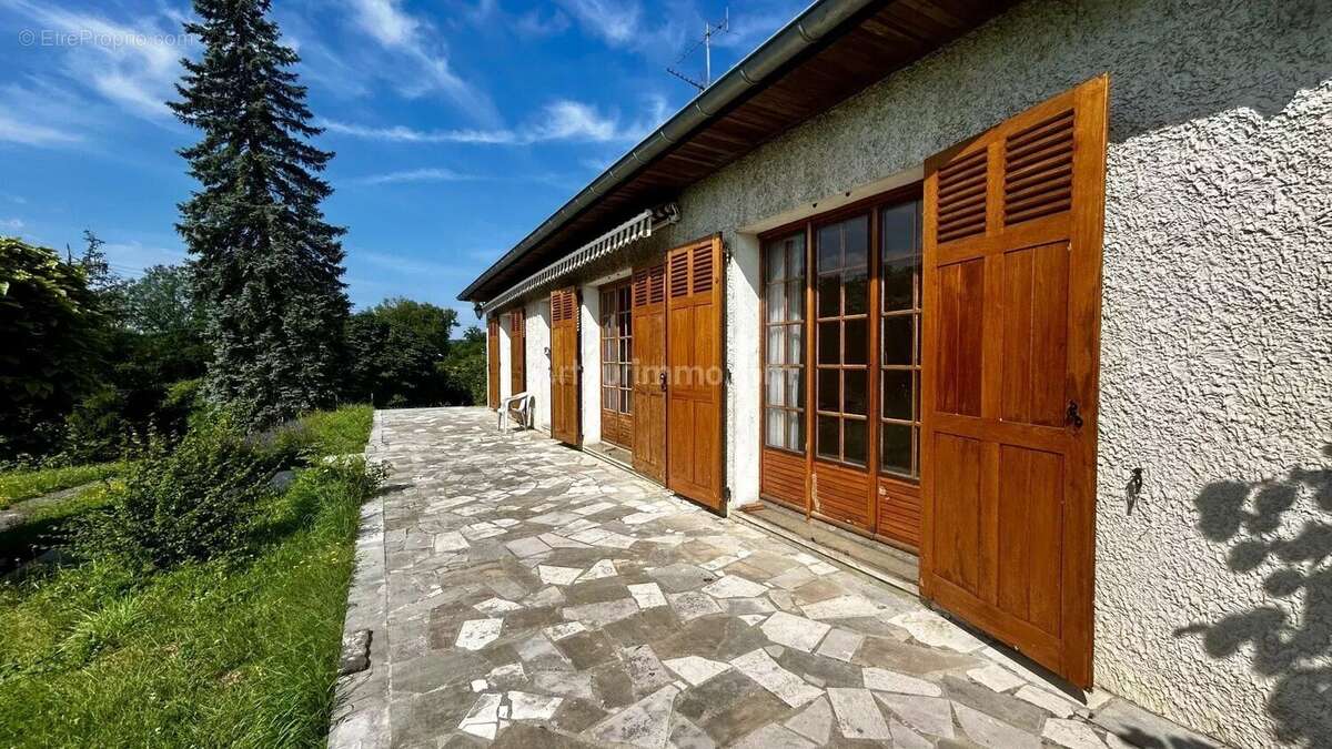 Maison à MONTALIEU-VERCIEU