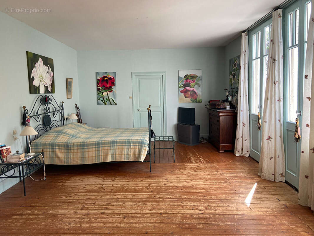 Maison à MONTIGNY-AUX-AMOGNES