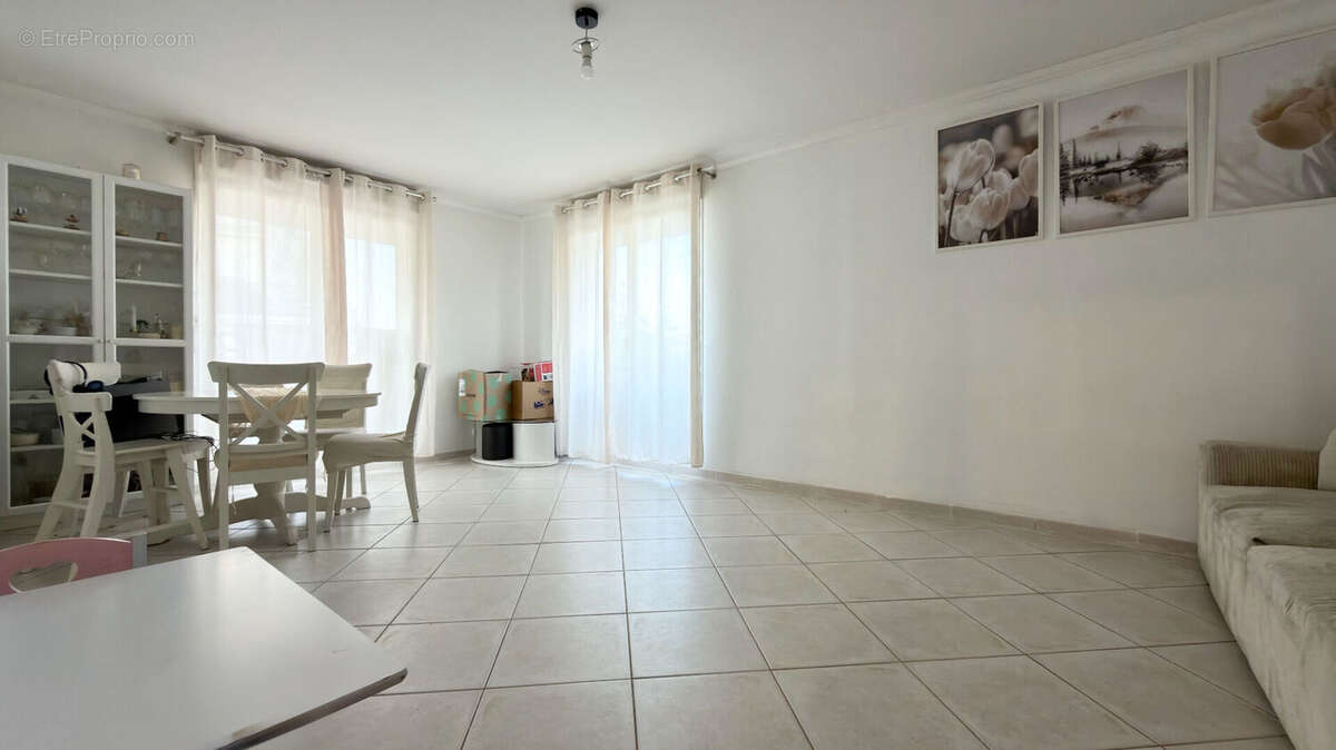 Appartement à CORBEIL-ESSONNES