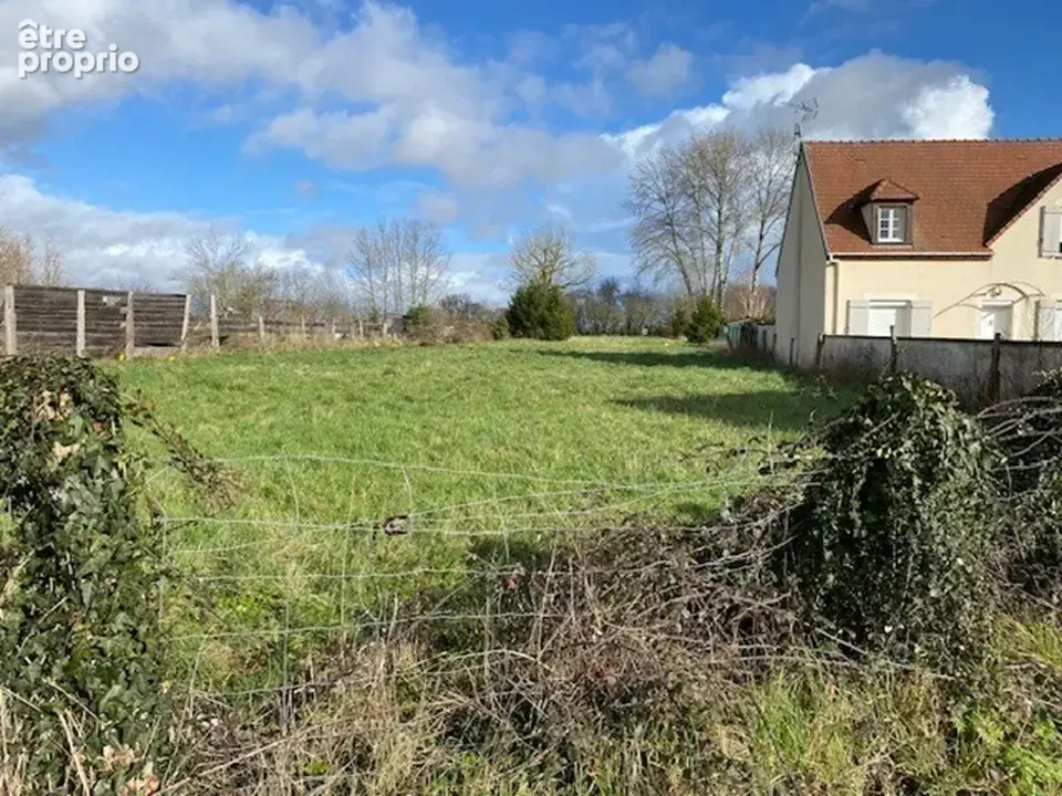 Terrain à FRANCIERES