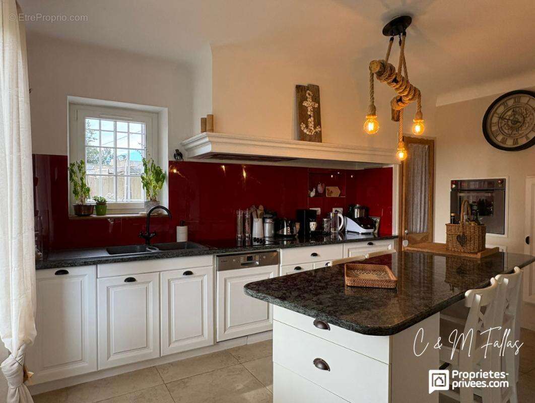 Maison à CAMARET-SUR-AIGUES