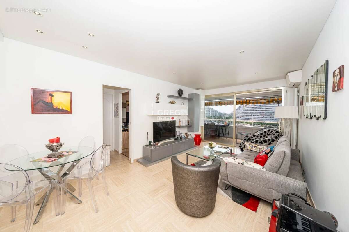 Appartement à VILLENEUVE-LOUBET