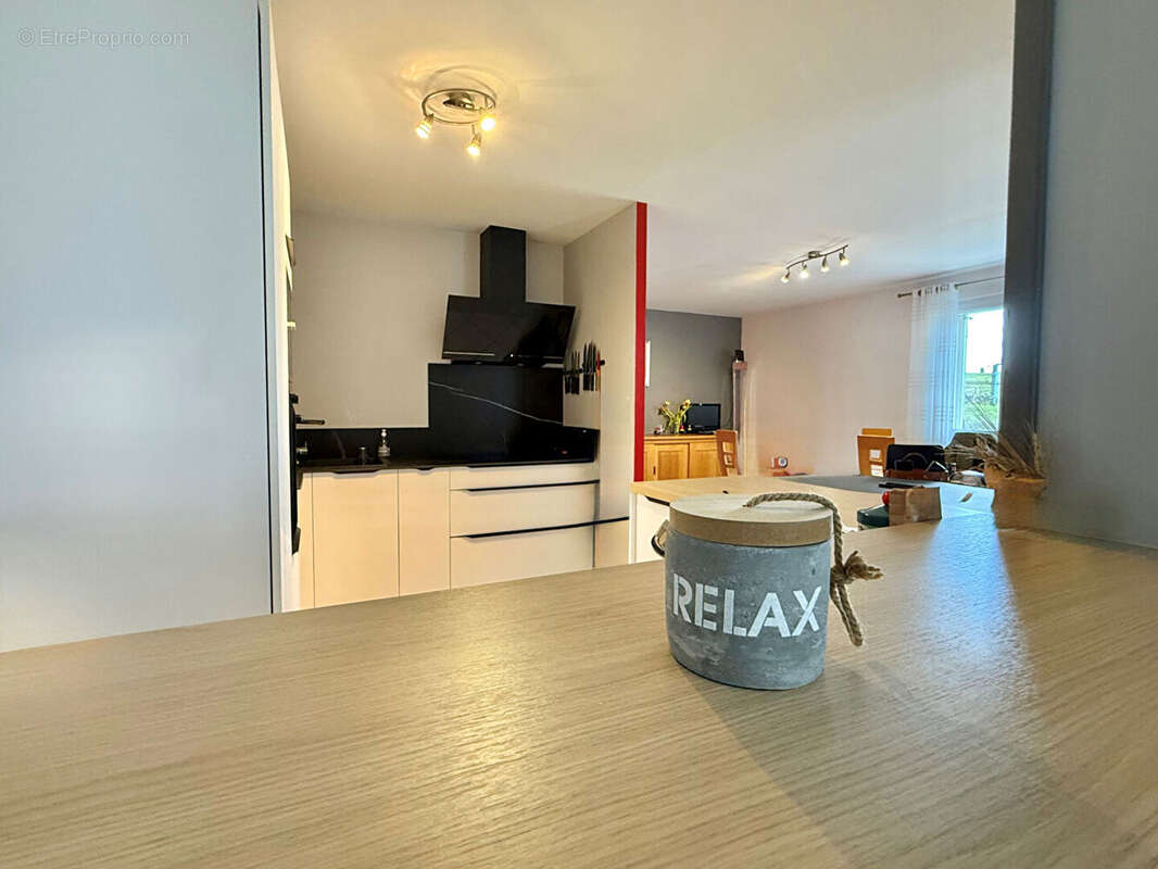 SECTEUR MANZAT / Maison familiale à vendre de 130 m², belles prestations  et extérieur soigné ! - photo 9