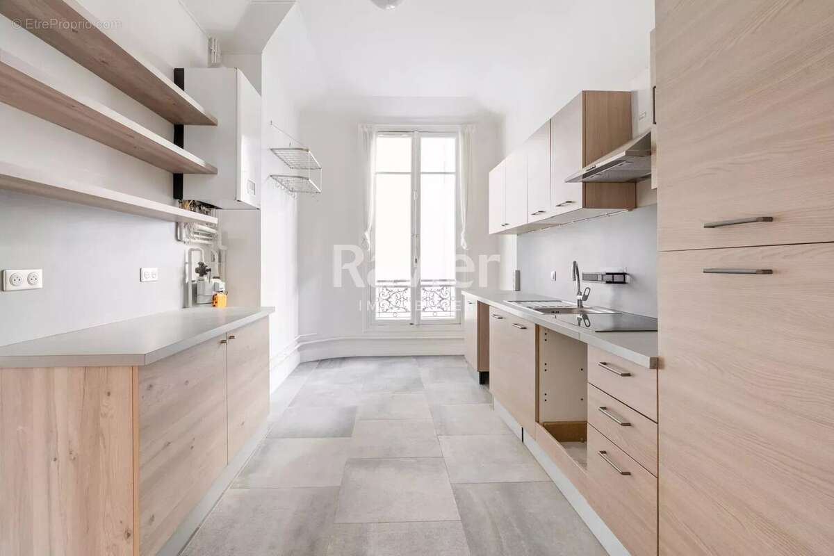 Appartement à PARIS-17E