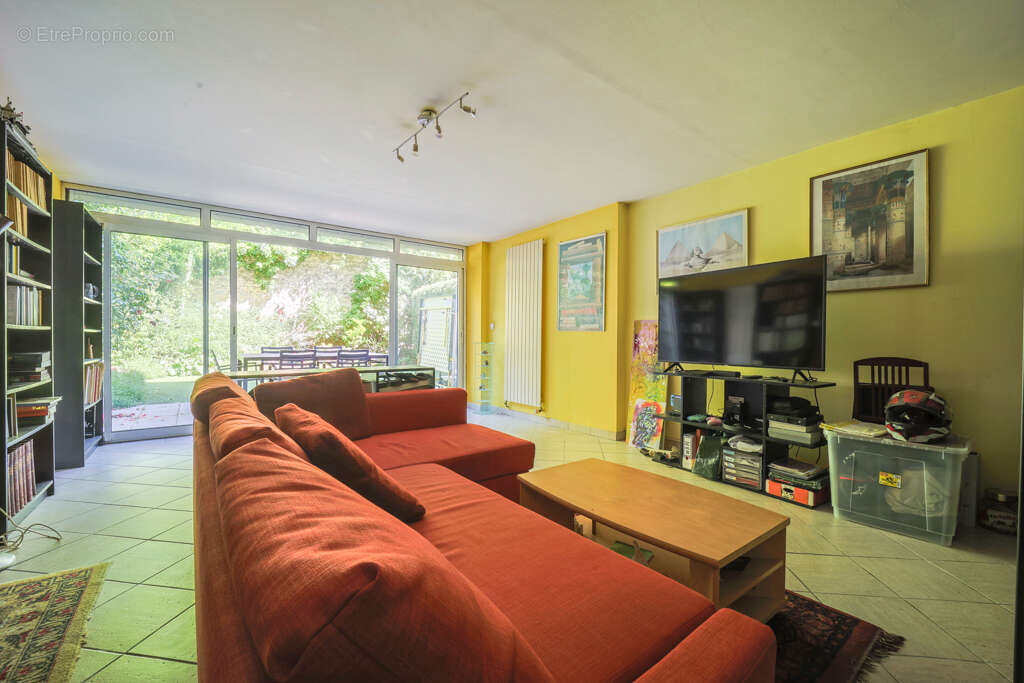 Appartement à MONTROUGE