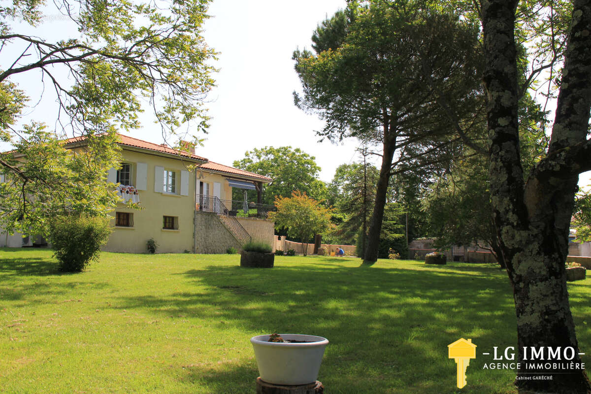 Maison à SAINT-FORT-SUR-GIRONDE