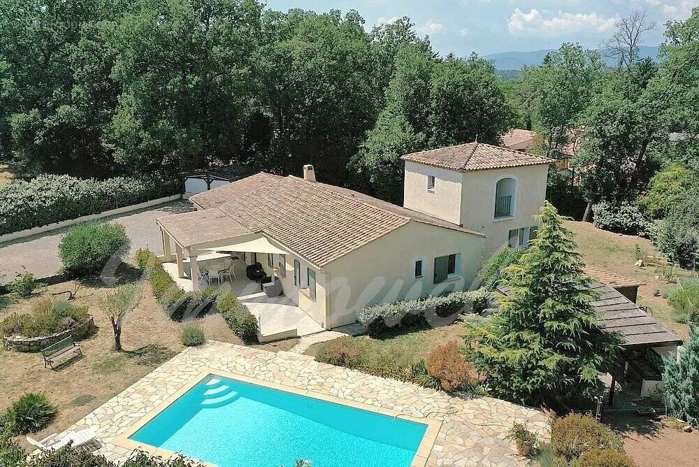 Maison à BAGNOLS-EN-FORET