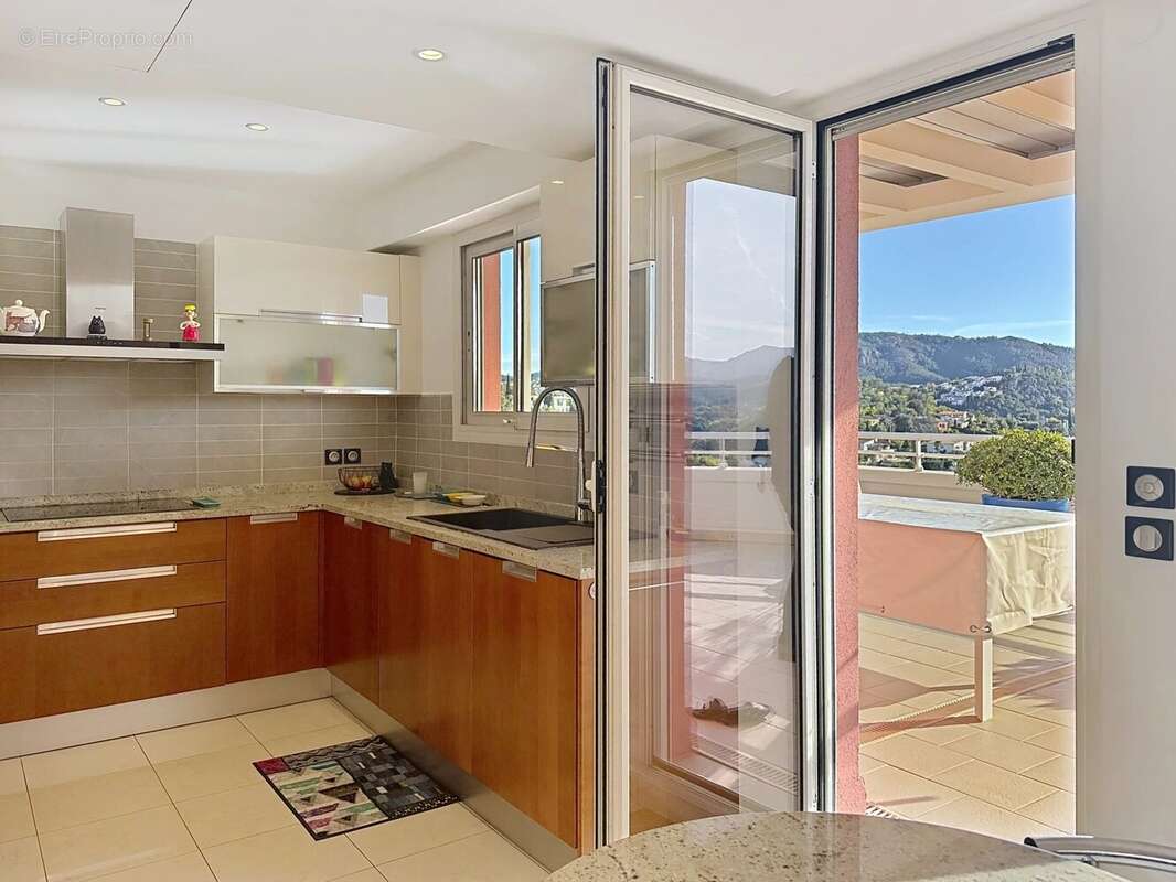 Appartement à MANDELIEU-LA-NAPOULE