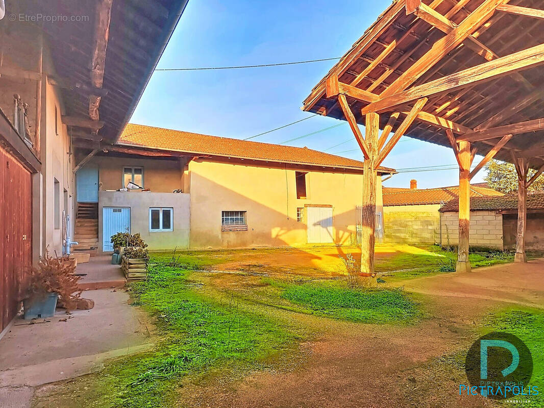 Maison à CORMORANCHE-SUR-SAONE