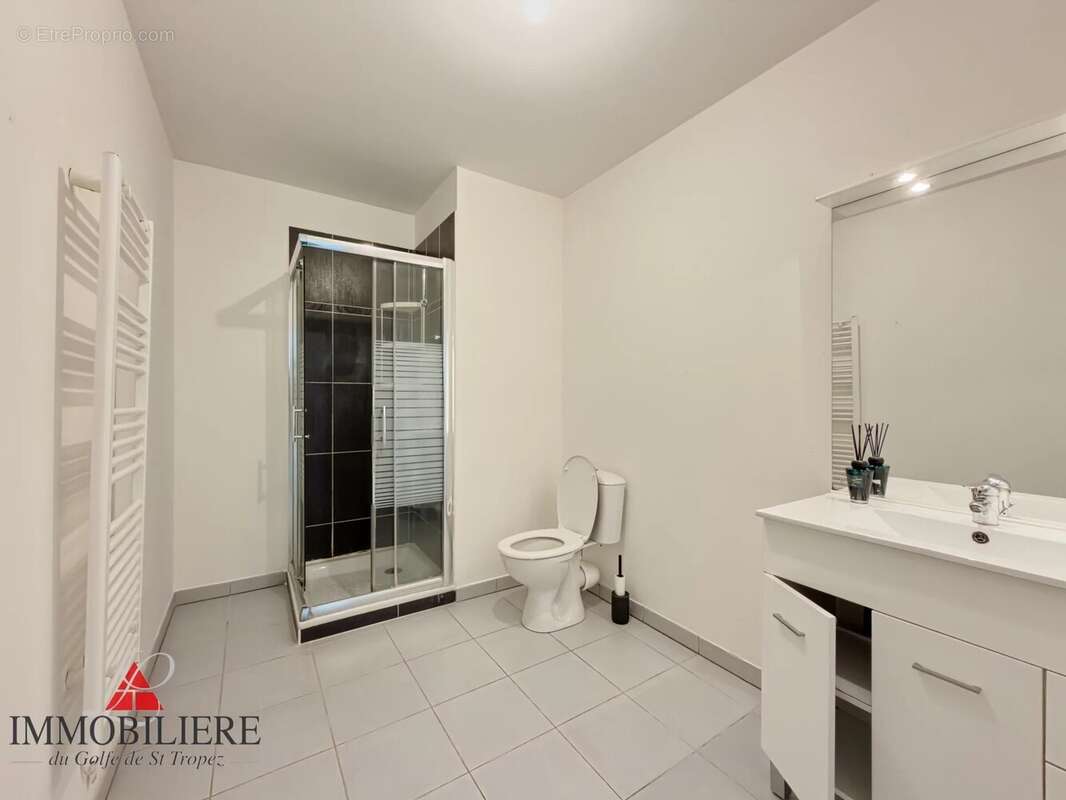 Appartement à ROQUEBRUNE-SUR-ARGENS