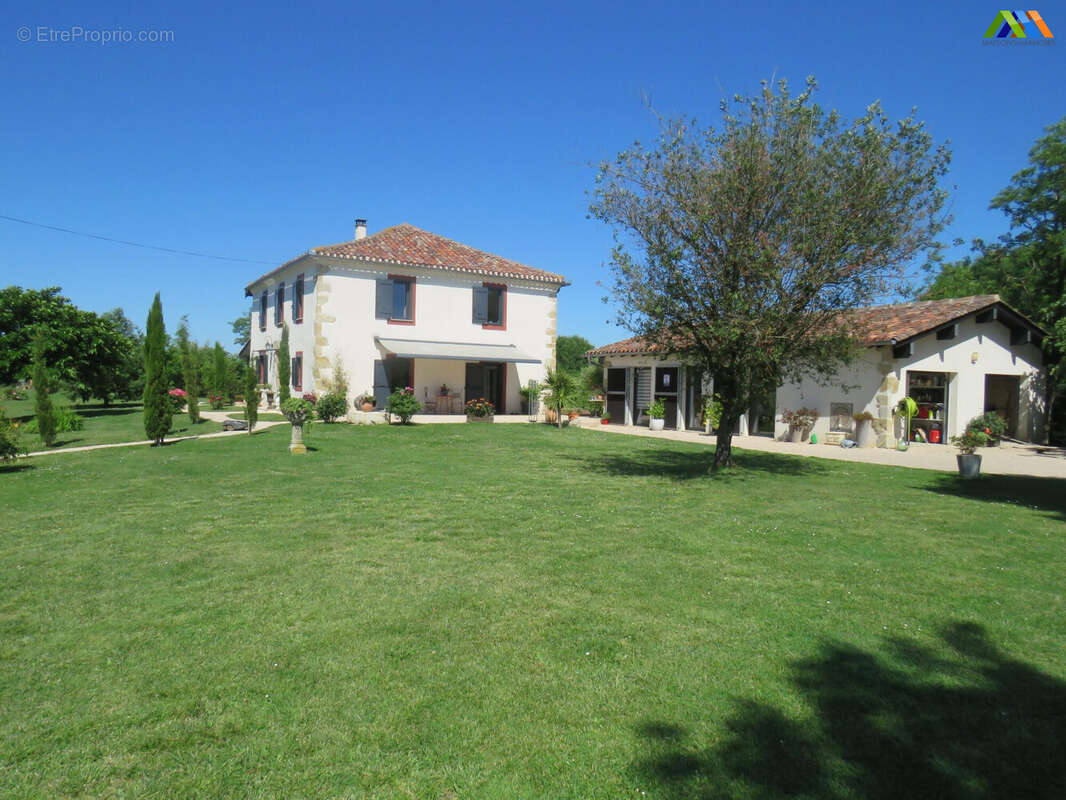 Maison 200 m² à Simorre  - photo 2