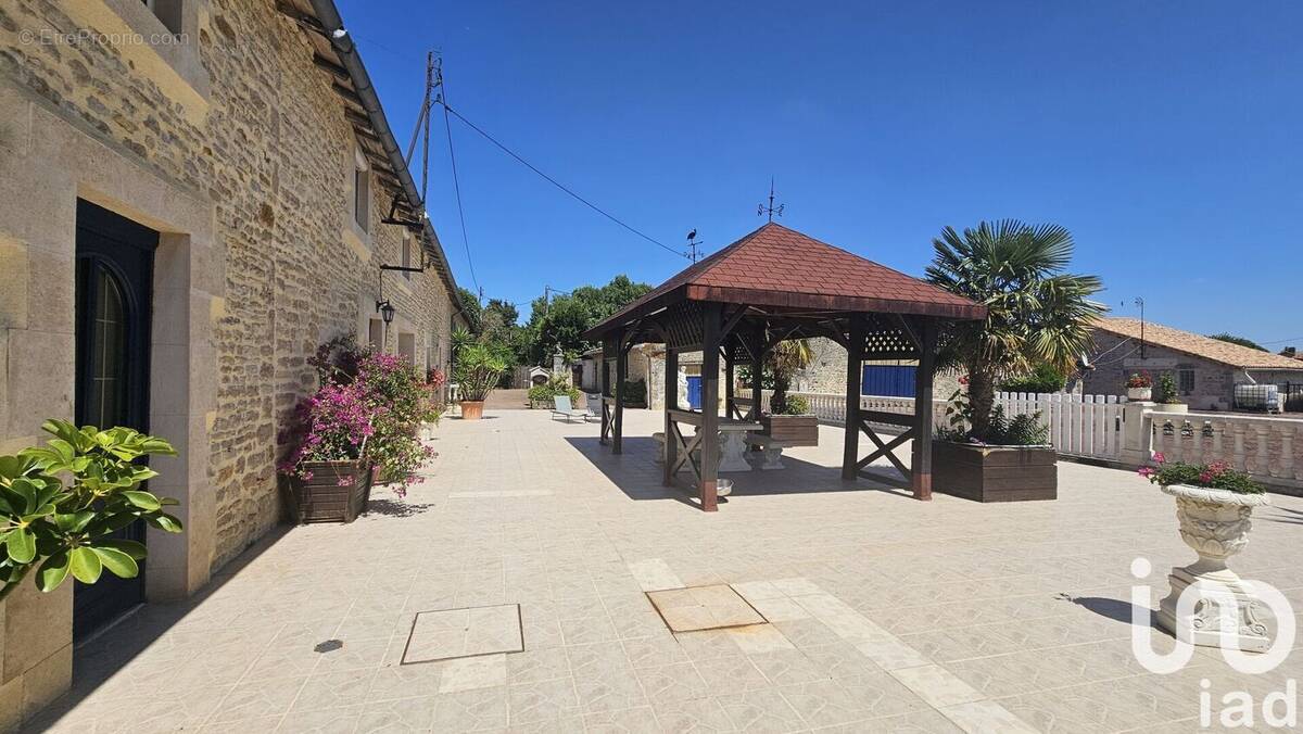 Photo 1 - Maison à VILLEFAGNAN