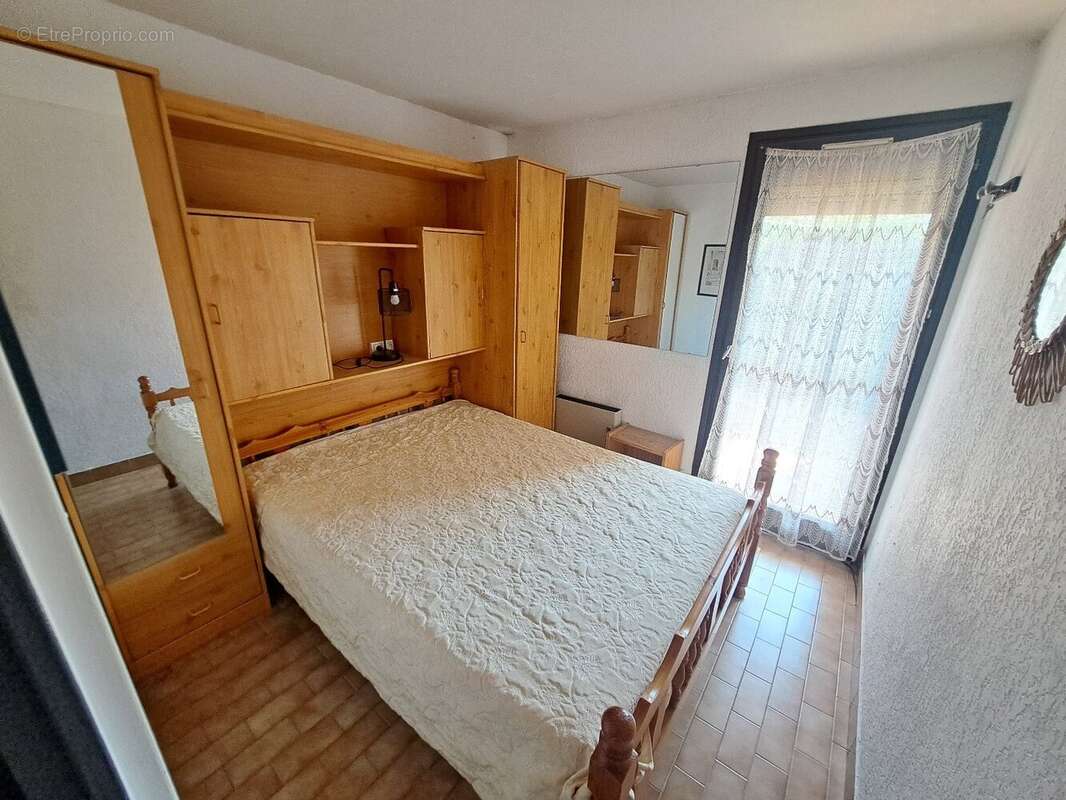 Le cap d'agde t3 + cabine en rez de jardin avec parking. - photo 6