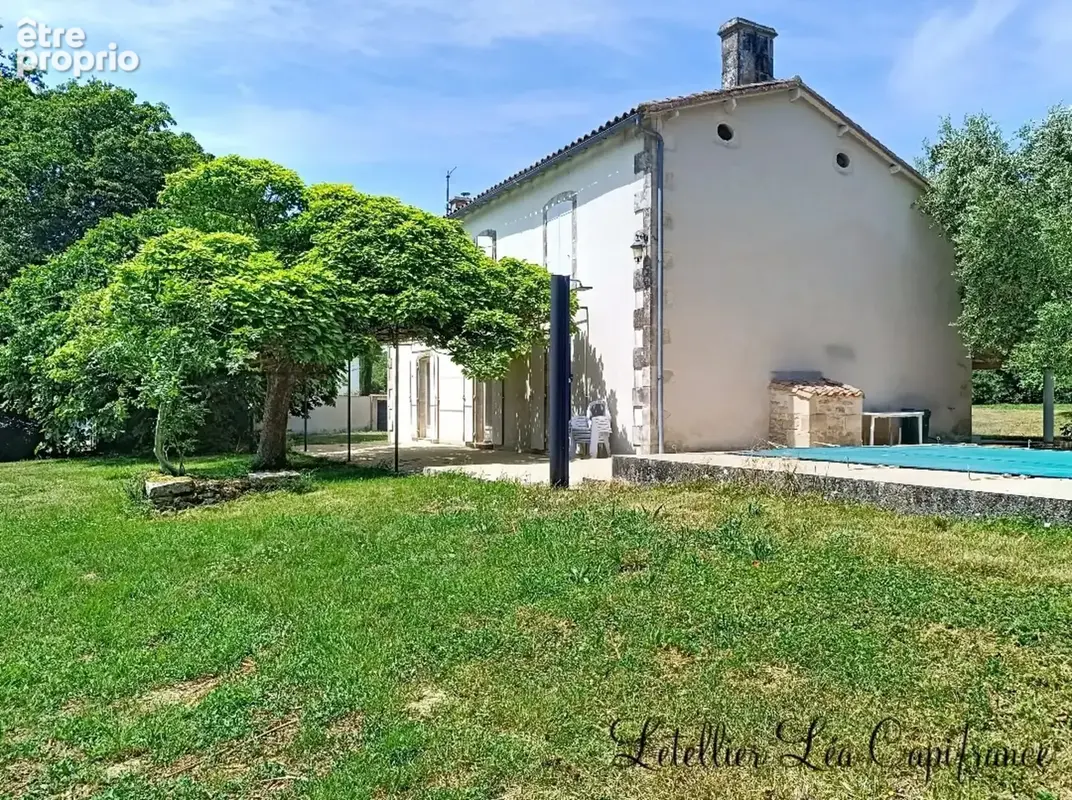 Maison 5 pièces 188 m² · à Prailles · 188 m² · 269 000 €