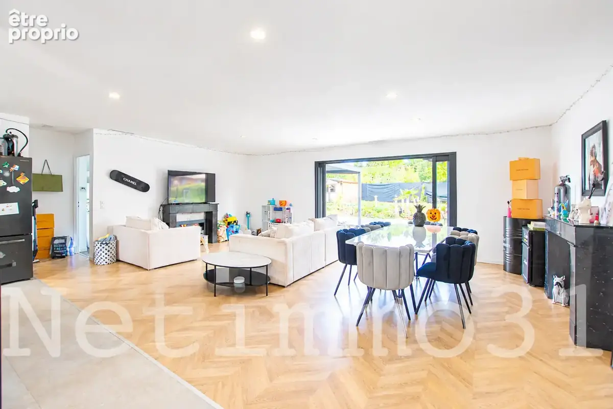 Maison contemporaine avec piscine et jardin - photo 2