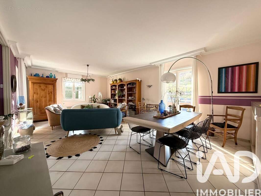 Photo 9 - Maison à ECOTAY-L'OLME