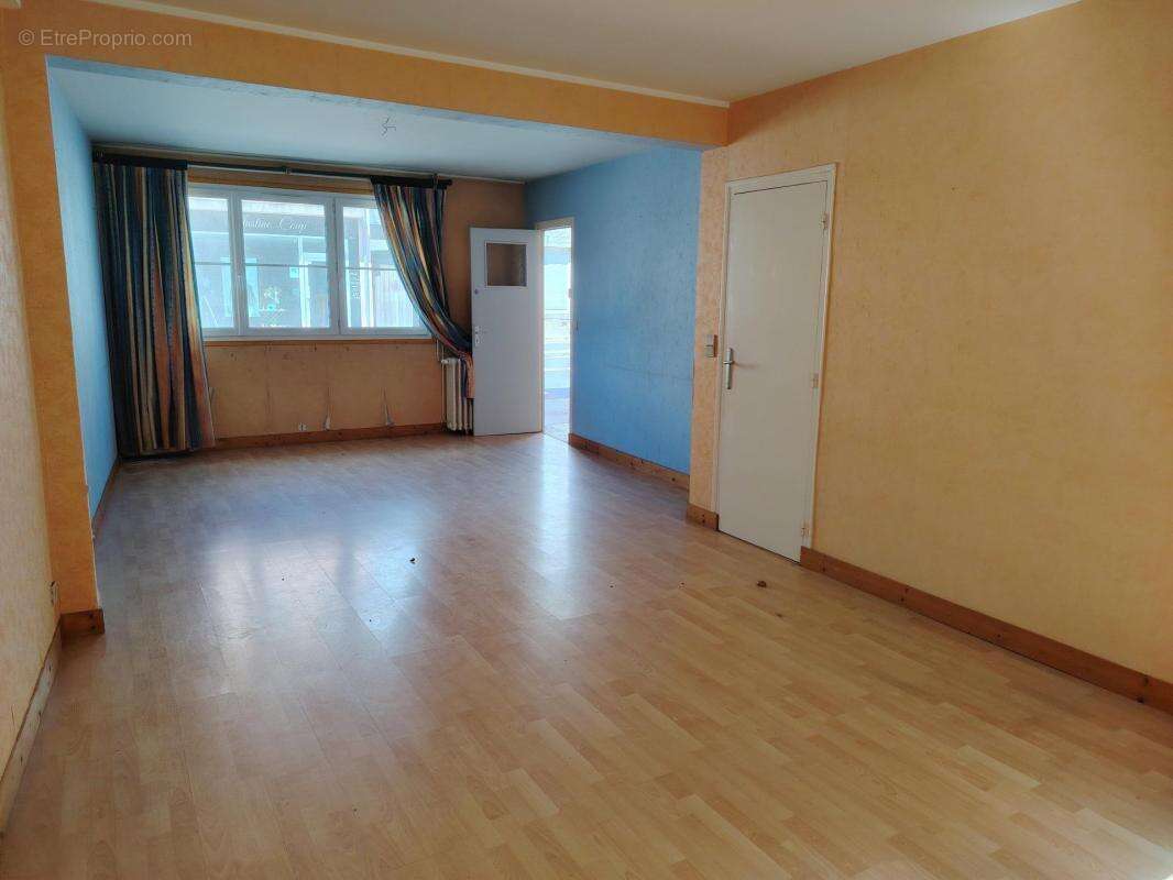 Picauville belle maison de bourg ideale ppied 5 ch - photo 5
