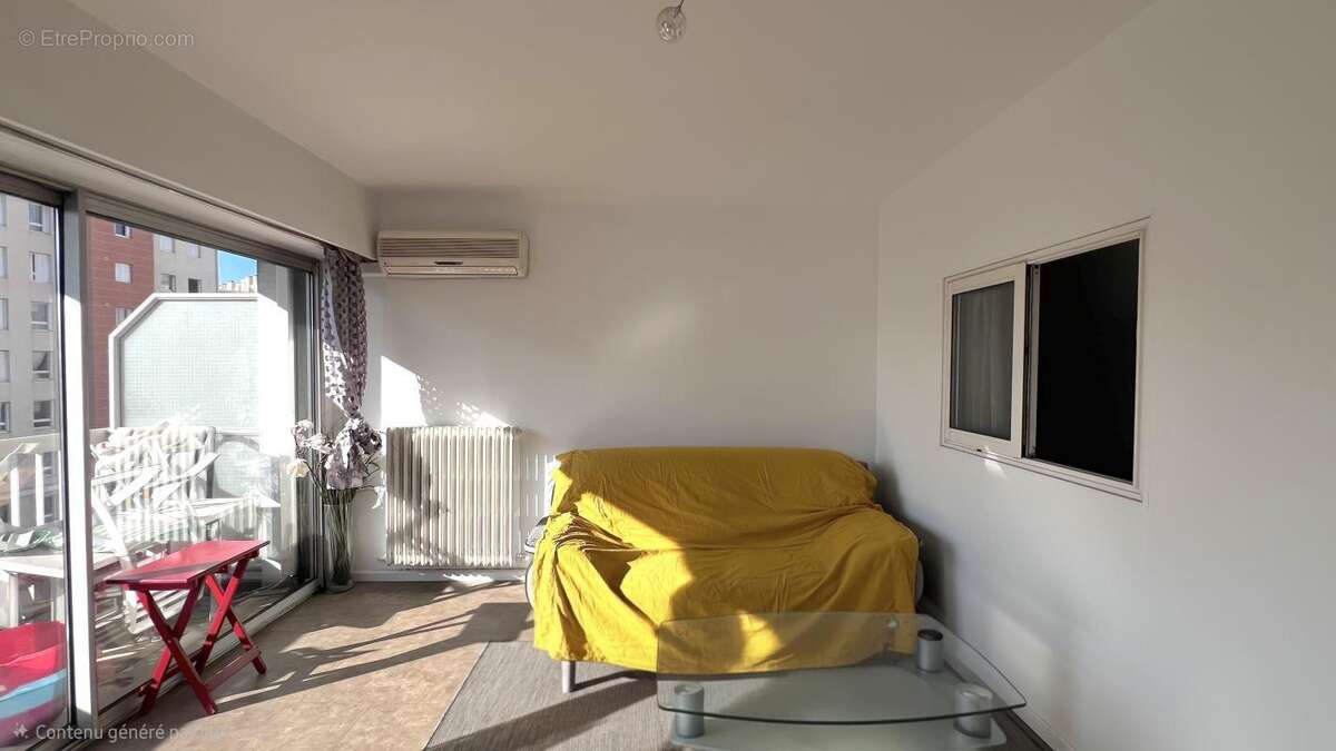 Appartement à MARSEILLE-4E