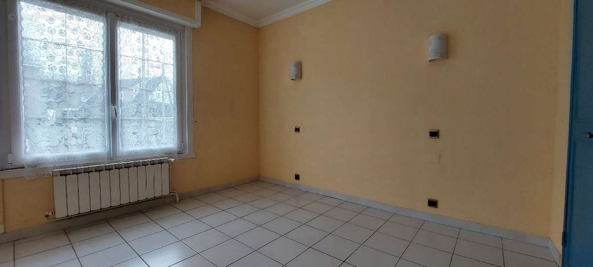 Maison à BRUAY-LA-BUISSIERE