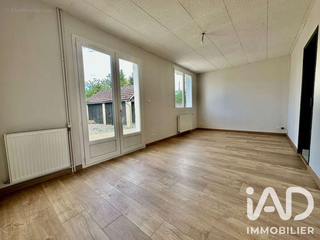 Photo 3
