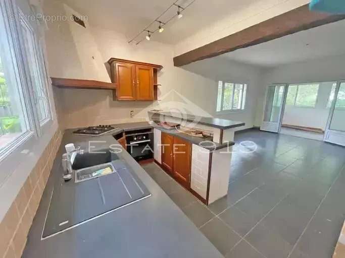 Maison à ROQUEFORT-LES-PINS