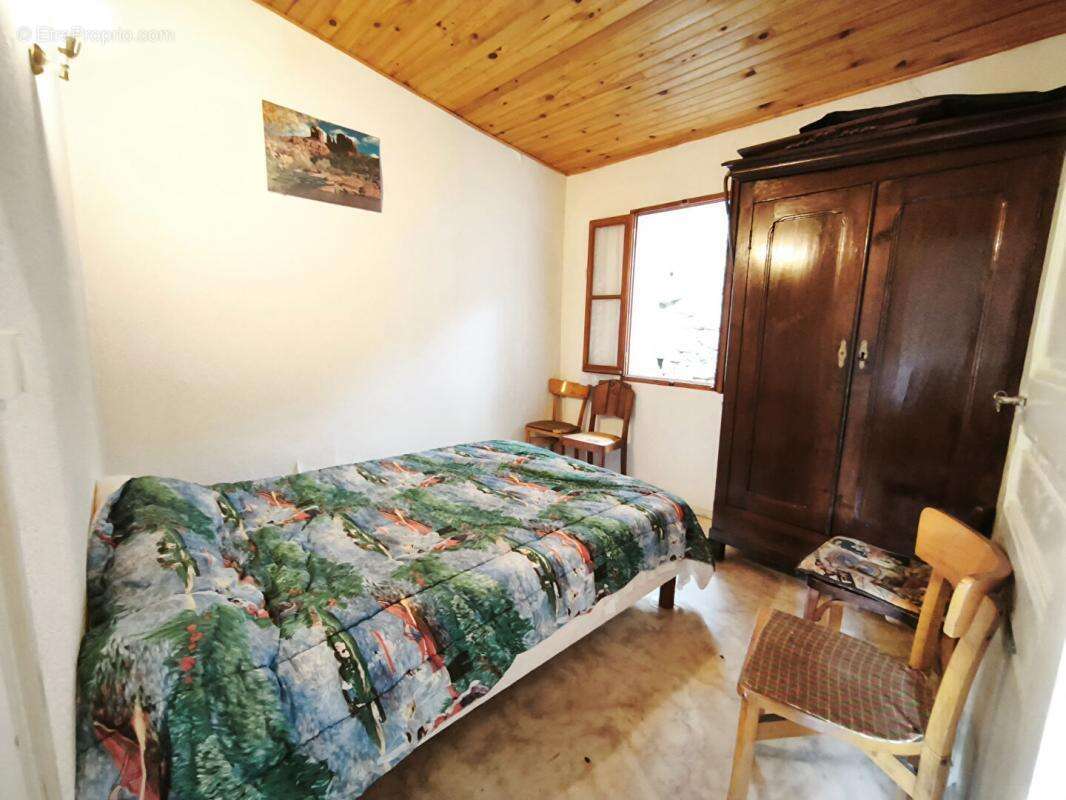 Maison à SAINT-LAURENT-DE-CERDANS