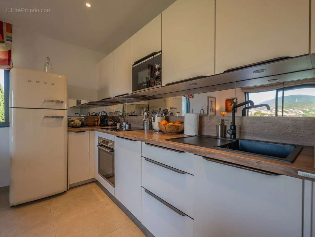 Appartement à proximité immédiate du centre-ville. - photo 6