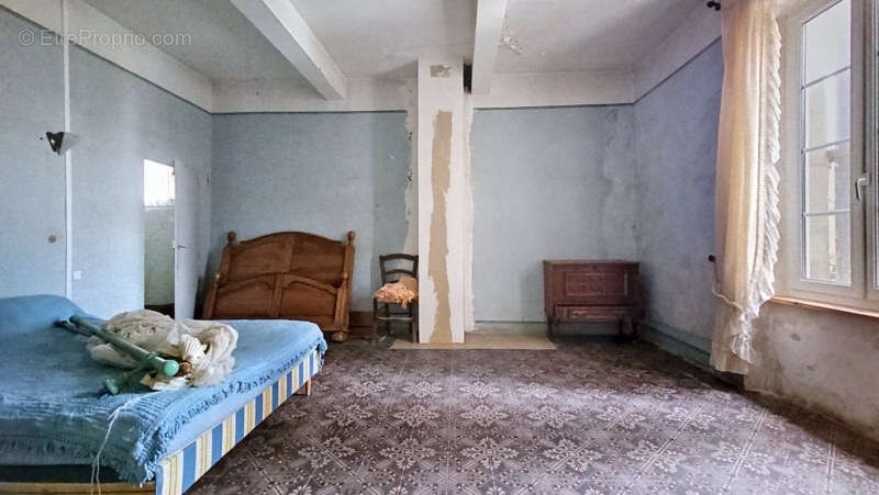 Maison à ESCALES
