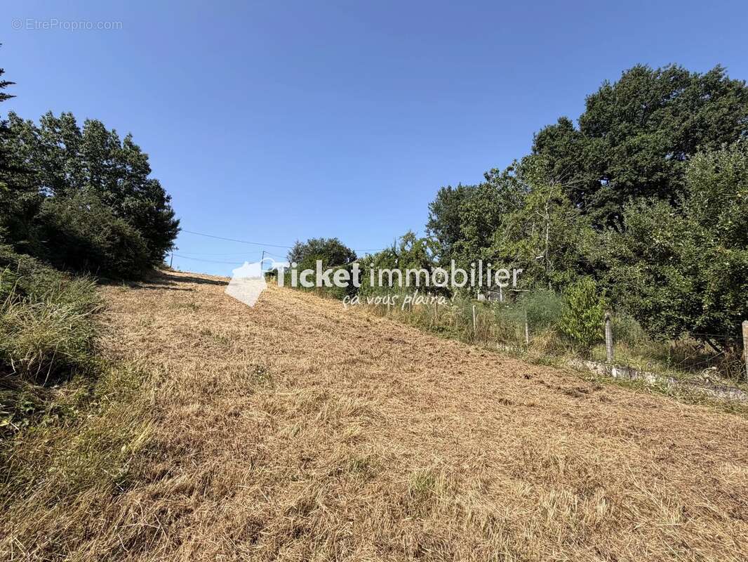 Terrain constructible 1163m2 daux non viabilise libre de constructeur - photo 3