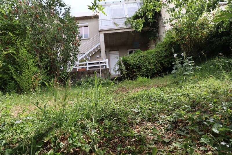 Élégante maison de ville avec toit-terrasse, véranda et jardin – Secteur privilégié de Villeboeuf - photo 10