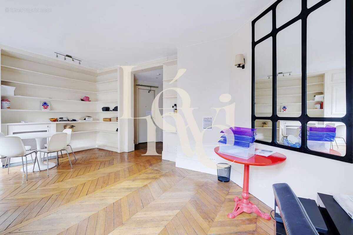 Appartement à PARIS-17E