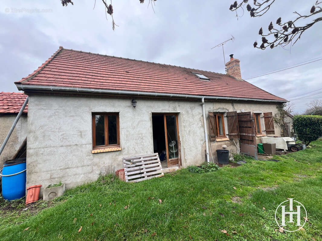 Maison à LURCY-LEVIS