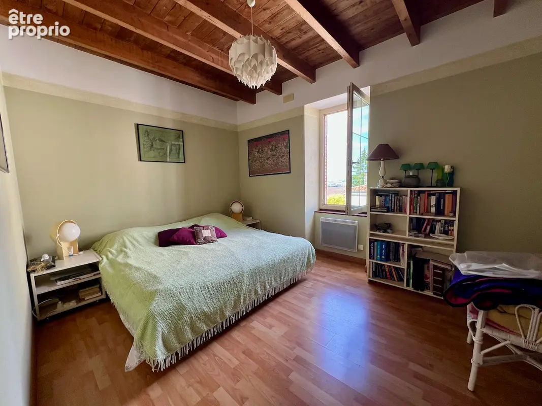 À Monclar, découvrez cette belle maison de maître en pierre de179 m²  datant des années 1820, sur un terrain d'environ 900 m², a - photo 10