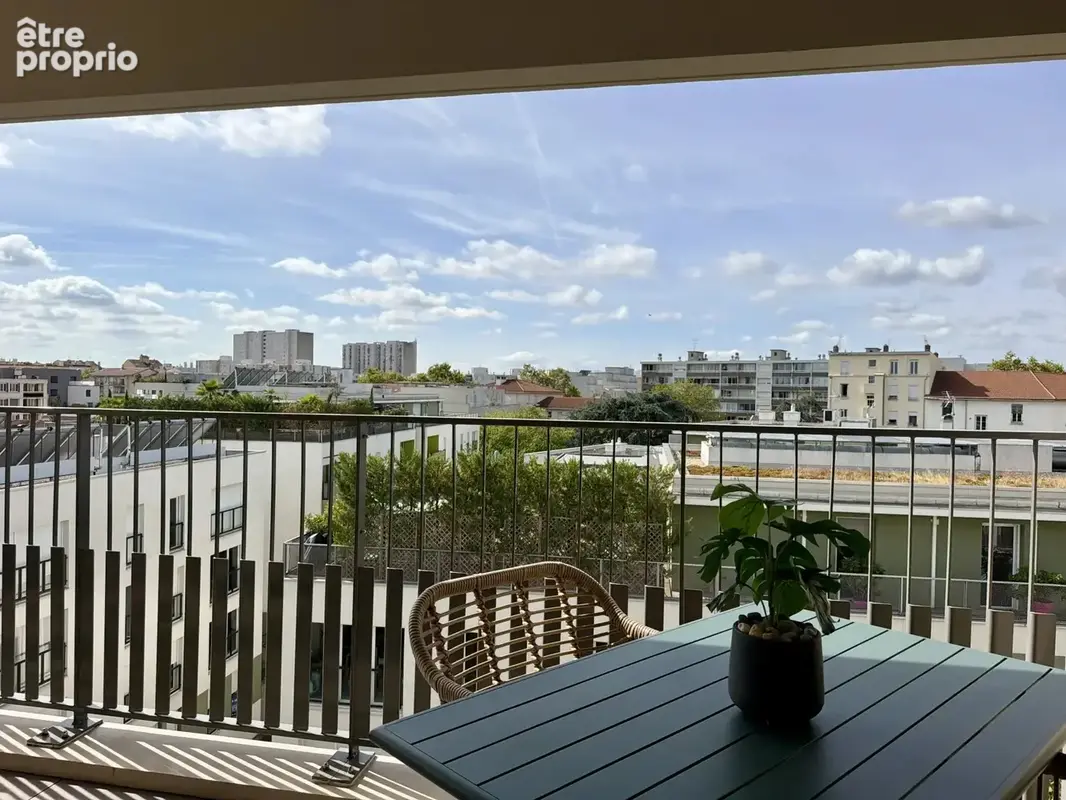 Lyon 8 - 74m² - 1 chambre – Terrasse – Vue Panoramique – Garage inclus - photo 3