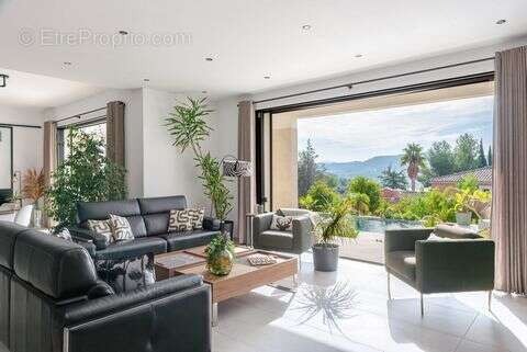 Maison à LA CADIERE-D'AZUR