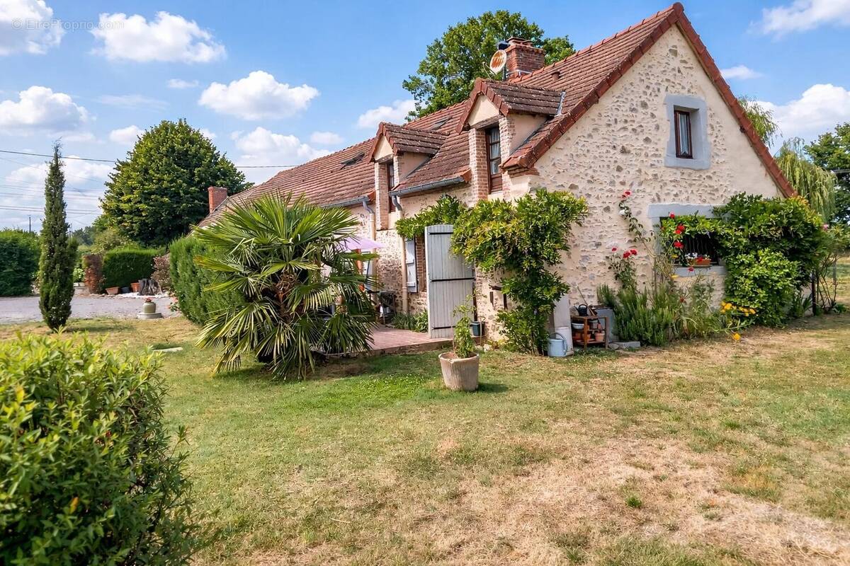 Maison à FLEURIEL