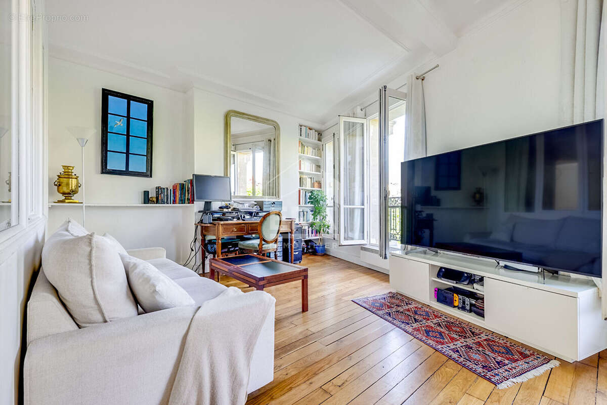 Appartement à PARIS-17E