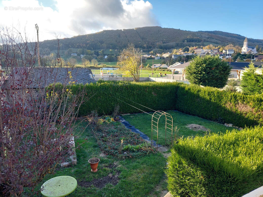 Maison à PIERRE-CHATEL