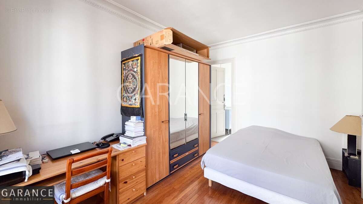 Appartement à PARIS-14E