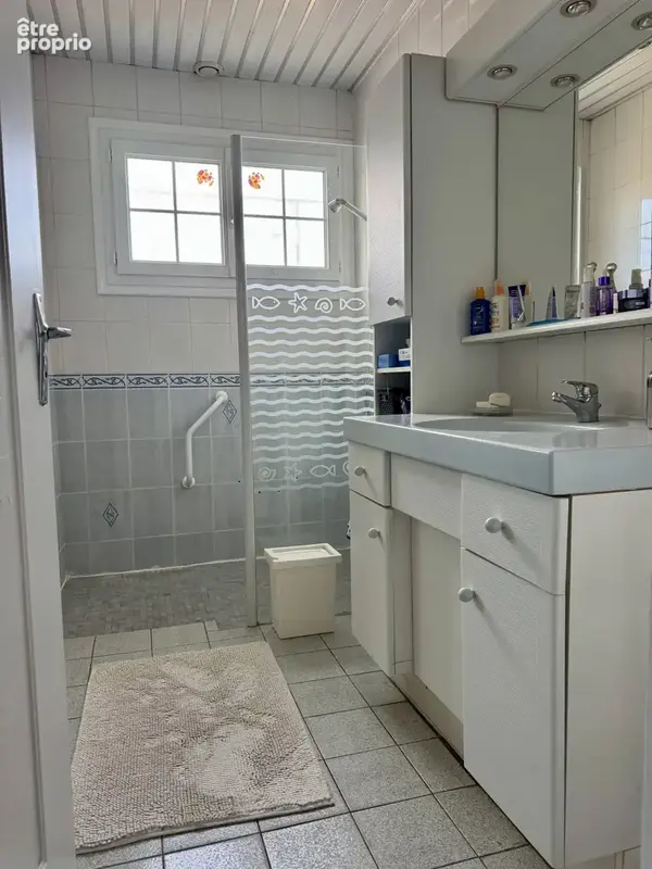 Vis de plain pied, à lorris, 4 chambres, piscine, garages, commerces à pied - photo 10