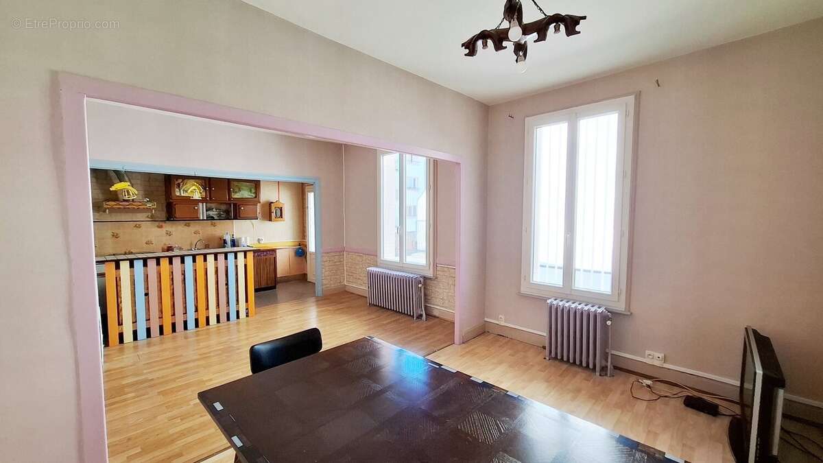 A vendre à Vichy Maison 3 pièces avec sous-sol. - photo 2