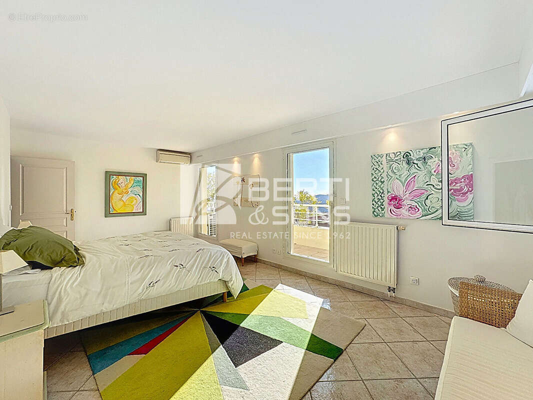 Appartement à MANDELIEU-LA-NAPOULE