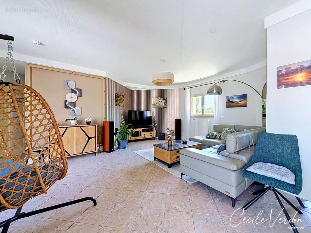 Plain-pied 145 m2, 4 chambres sur 2319 m2 de terrain à vendre 6 pièces BERGERAC (24) - photo 6