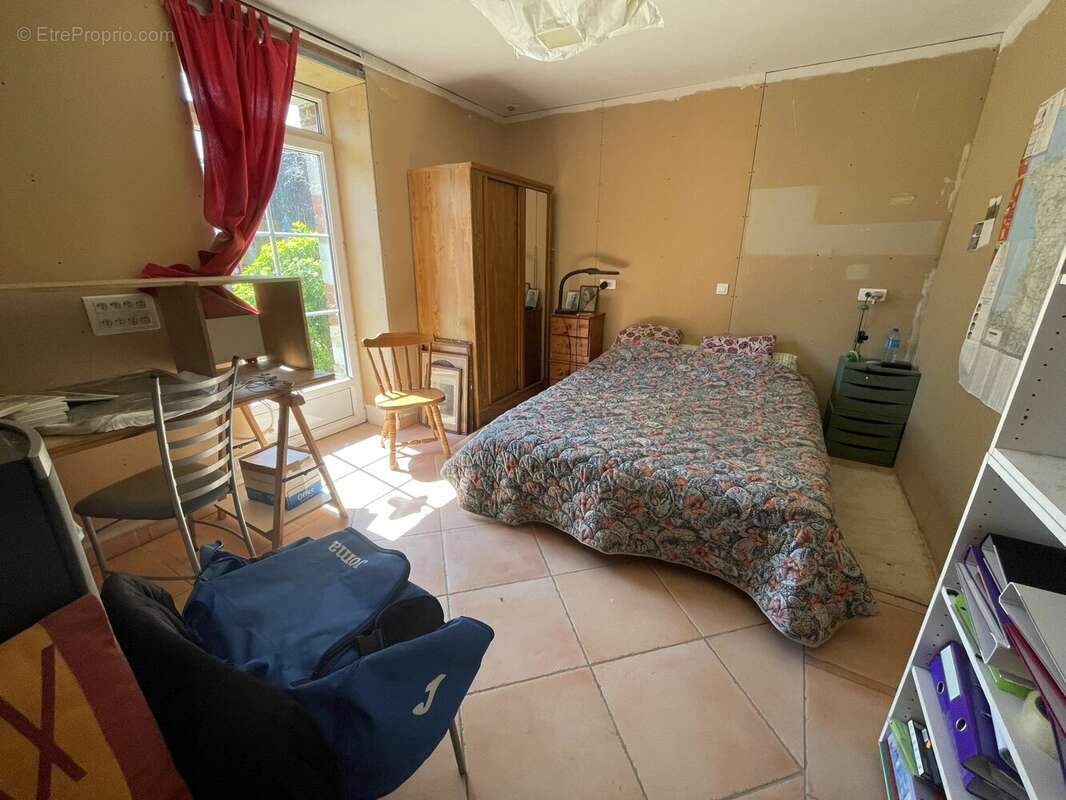 Maison en pierre avec 1,8 hectare de terrain – Fort potentiel d'aménagement - photo 4