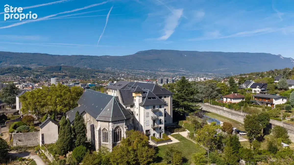 CHAMBÉRY   LES MONTS Dernier étage avec vue panoramique, piscine et garage - photo 5