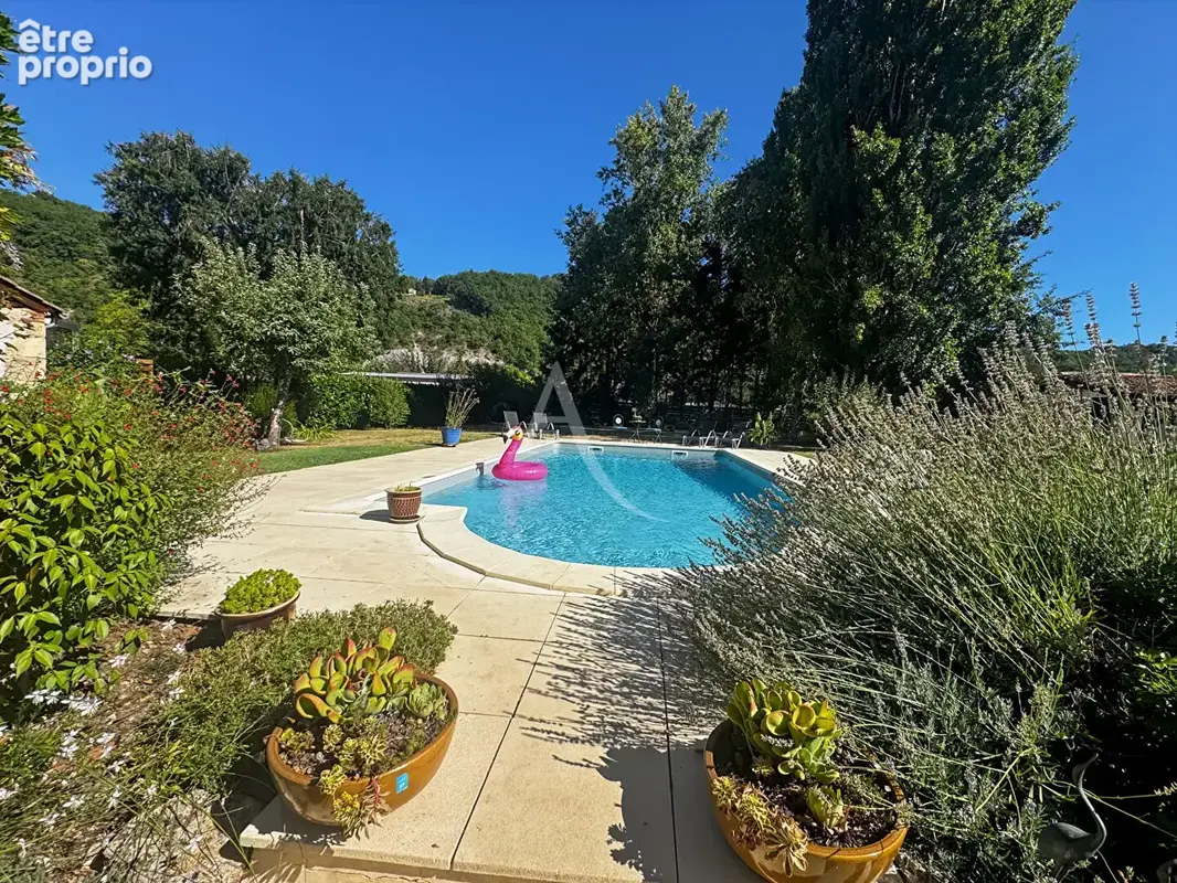 EXCLUSIVITE Élégante Maison en pierre rénovée avec piscine et dépendance - photo 17