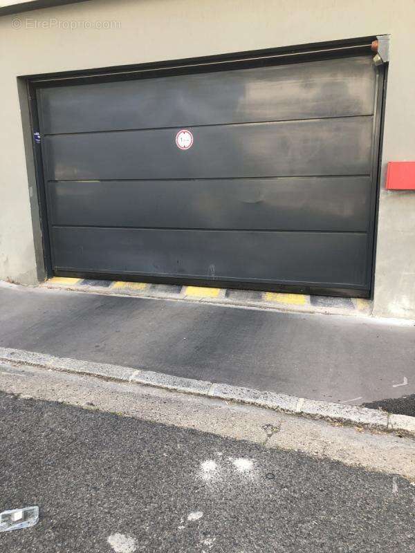Garage fermé sécurisé – Croix-Rousse / Gorjus - photo 3