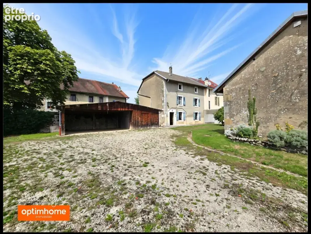 Maison à fort potentiel – 127m² évolutifs à 200m²,  annexe aménageable , vue Golf, proximité Genève - photo 2