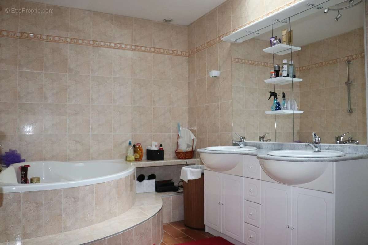 Maison à COULOMMIERS