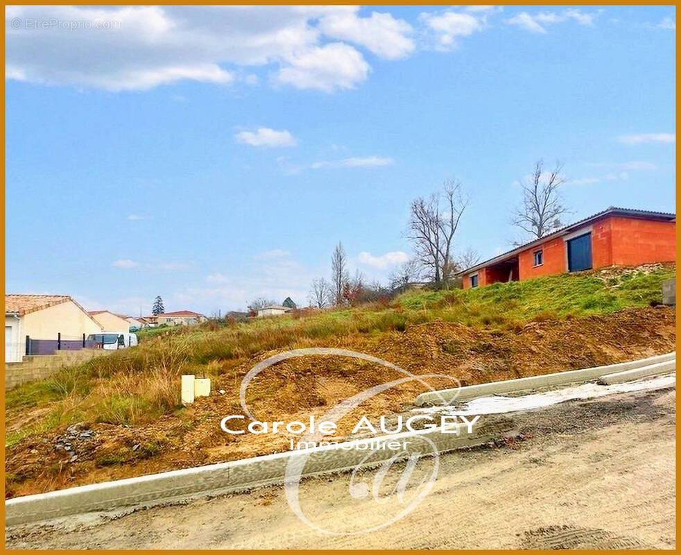 Terrain à LE PIAN-SUR-GARONNE